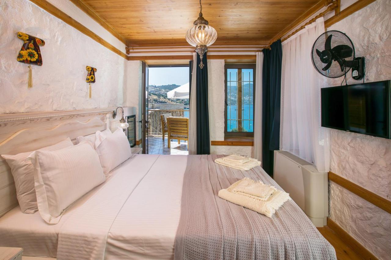 Pier House Hotel 5*